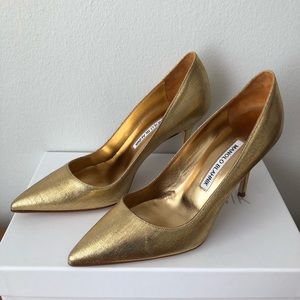 Manolo Blahnik Gold Fabric Metallic BB 90mm Pumps